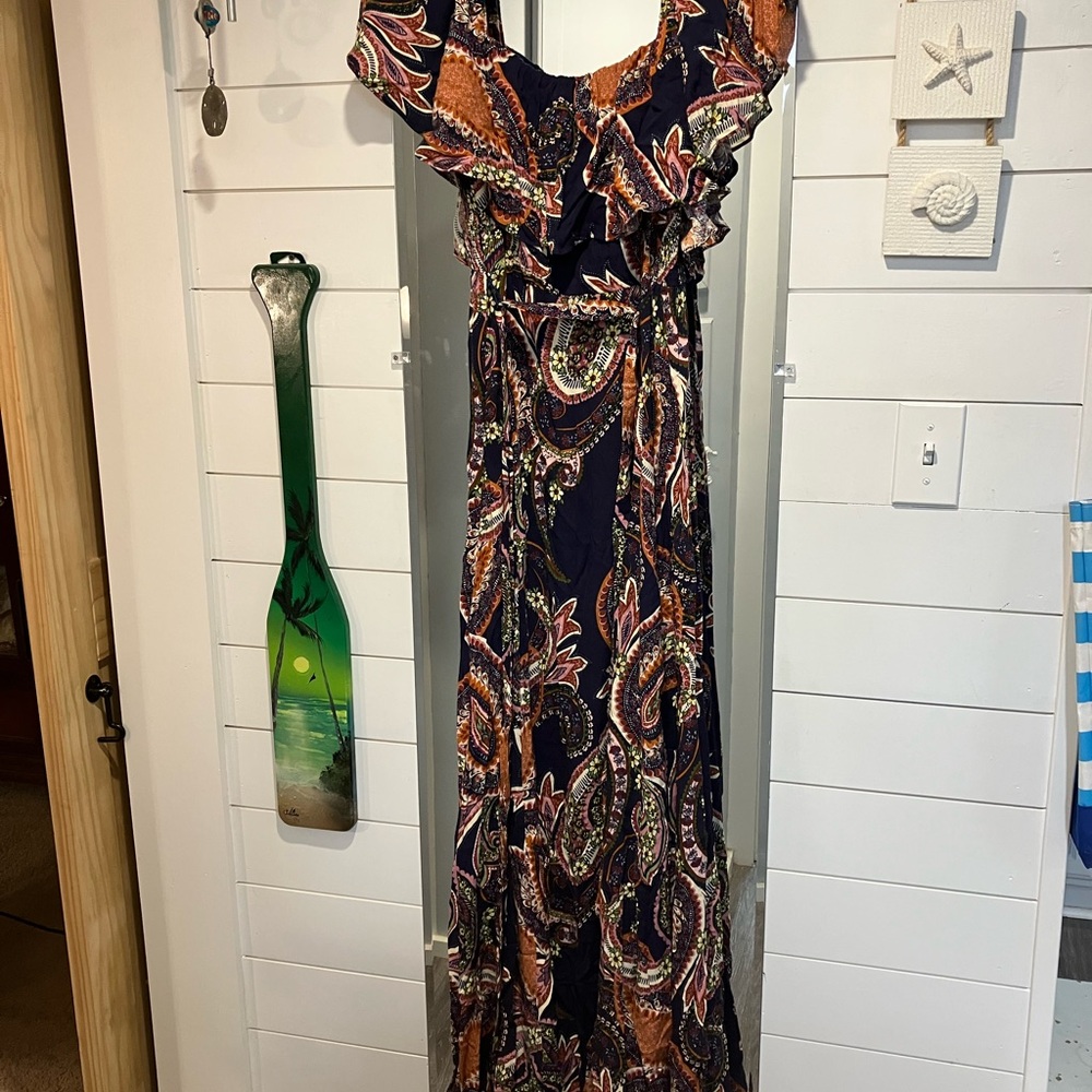 Elegant Paisley Maxi Dress - Multicolor Baltic born size large
